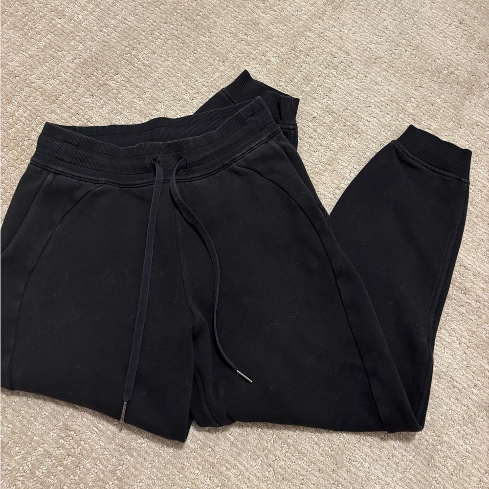 lululemon joggers scuba